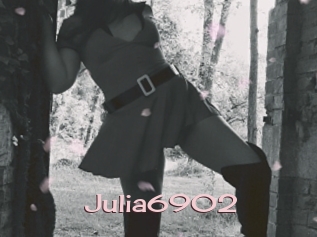 Julia6902